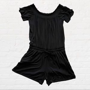 Like 🆕 Soho on or off the shoulder black short sleeve romper